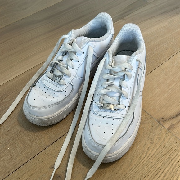 Nike Air Force 1s size 38.5 white VGUC - Picture 1 of 3